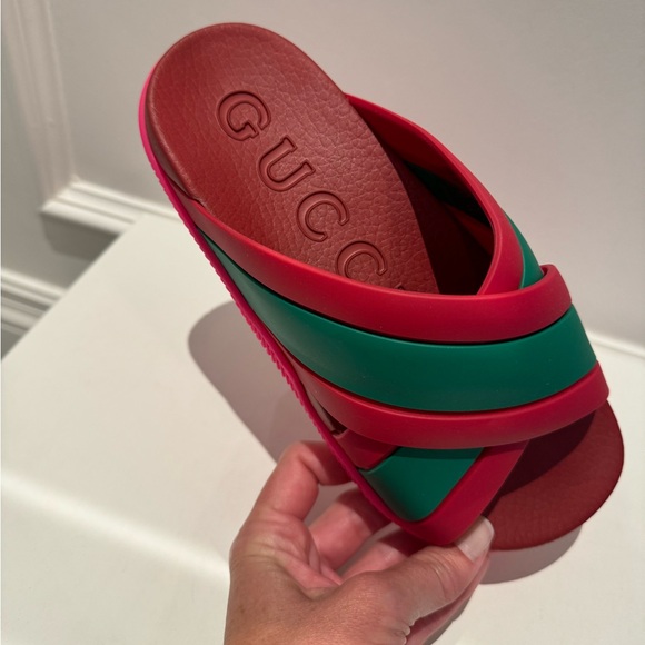 Brand new GUCCI Rubber Slides. - Picture 4 of 6